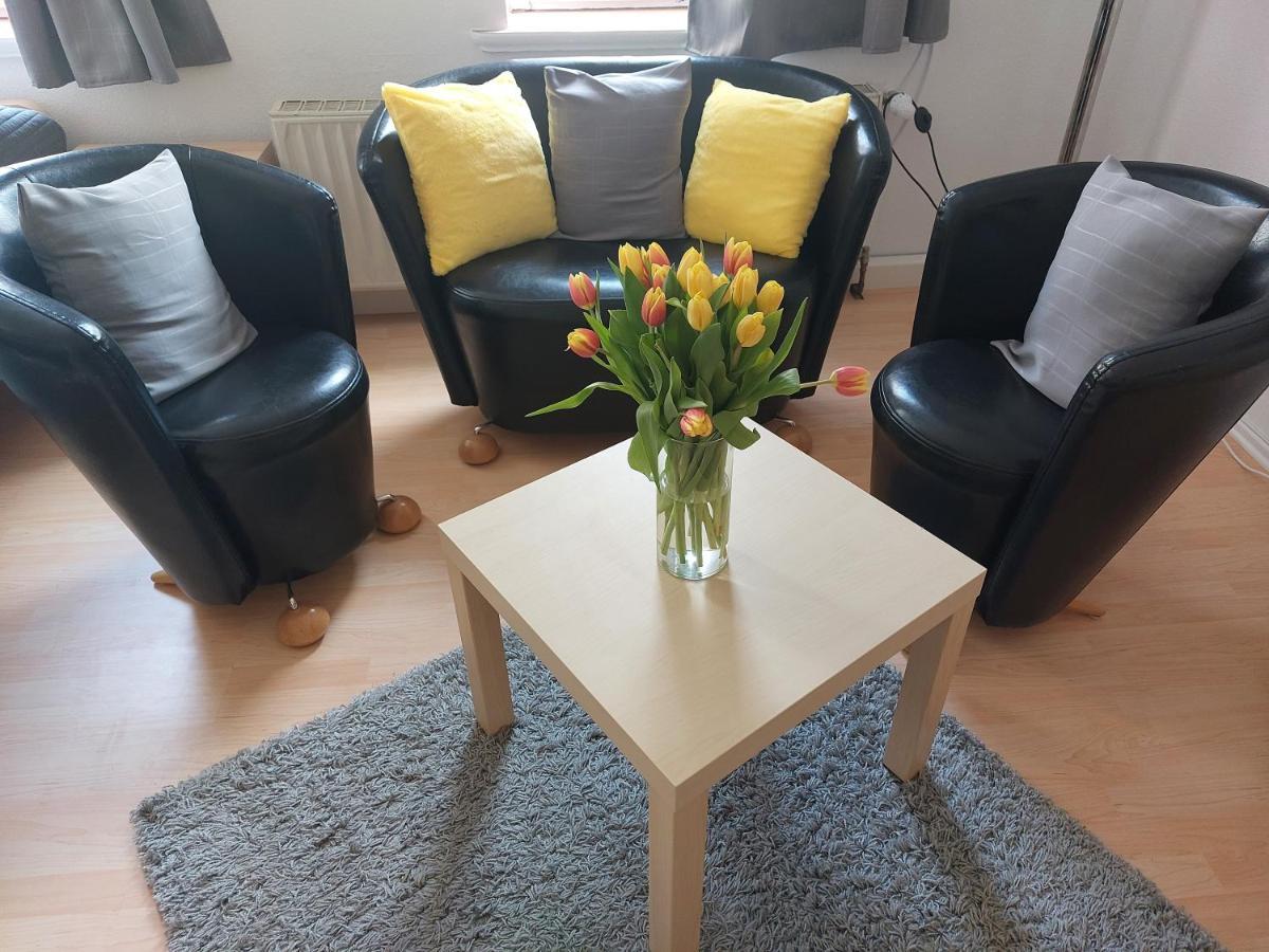 Schoene Zwei-Zimmer-Wohnung "W2" Mit 4 Einzelbetten Und Wlan In Zwenkau Bei Leipzig Im Neuseenland Dış mekan fotoğraf