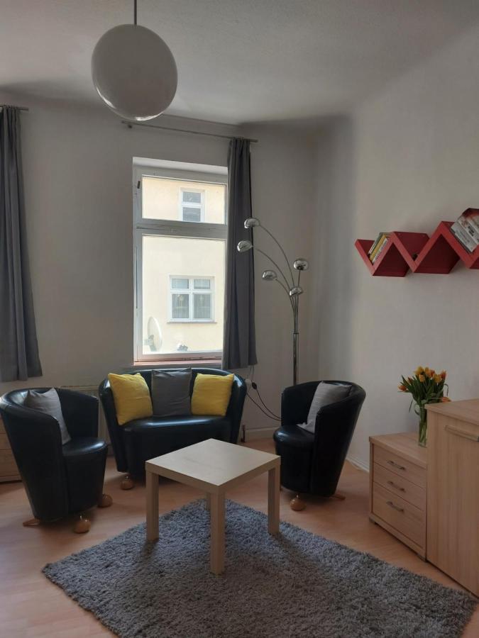Schoene Zwei-Zimmer-Wohnung "W2" Mit 4 Einzelbetten Und Wlan In Zwenkau Bei Leipzig Im Neuseenland Dış mekan fotoğraf