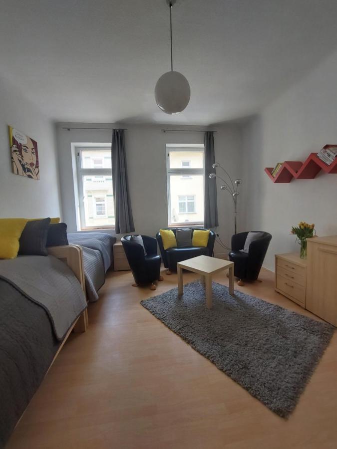 Schoene Zwei-Zimmer-Wohnung "W2" Mit 4 Einzelbetten Und Wlan In Zwenkau Bei Leipzig Im Neuseenland Dış mekan fotoğraf
