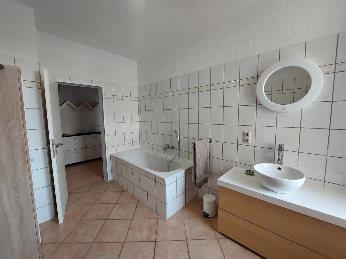 Schoene Zwei-Zimmer-Wohnung "W2" Mit 4 Einzelbetten Und Wlan In Zwenkau Bei Leipzig Im Neuseenland Dış mekan fotoğraf